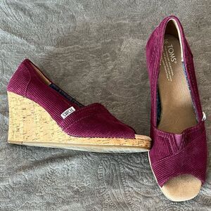 TOMS Wedge Pumps Womens 8W Burgundy Corduroy Open Toe Heels Dress Shoes Footwear